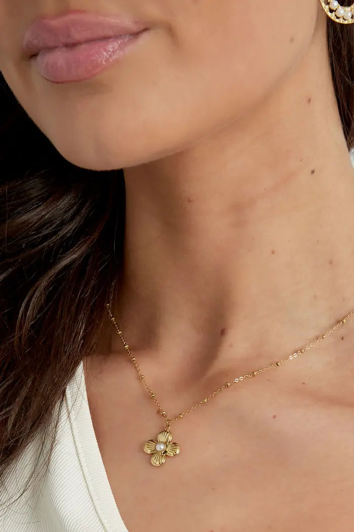 Ketting Bloem met parel