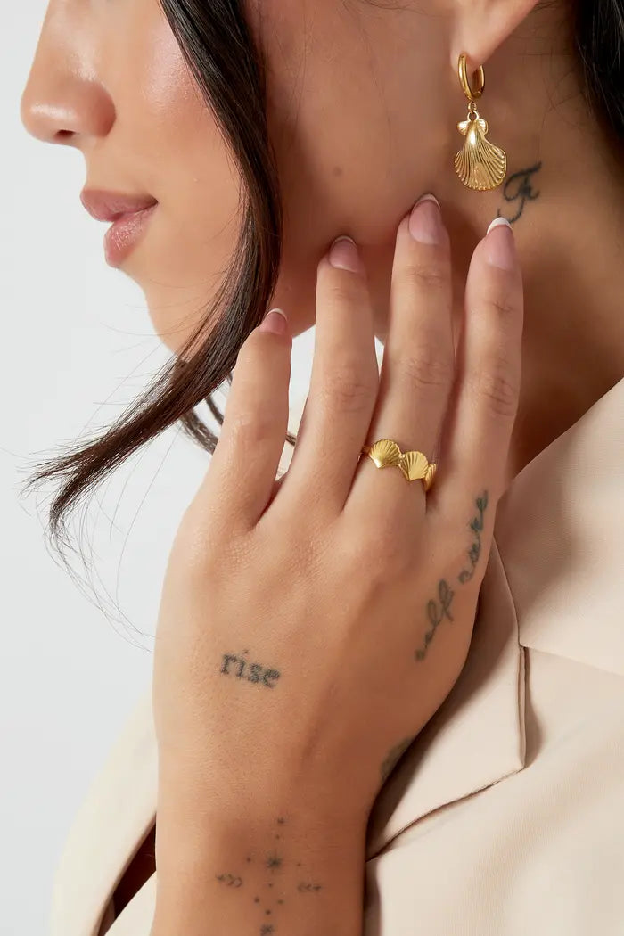 Oorbellen shell story