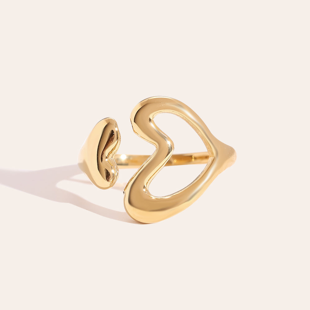 Ring heart hug