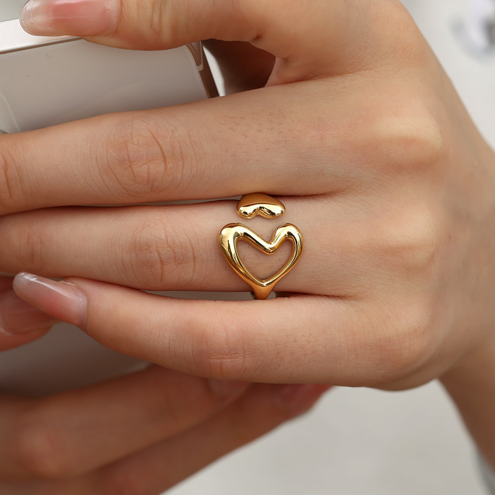 Ring heart hug