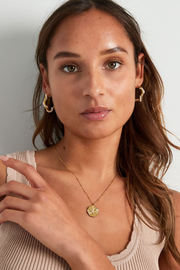 Oorbellen Round rope with pearls